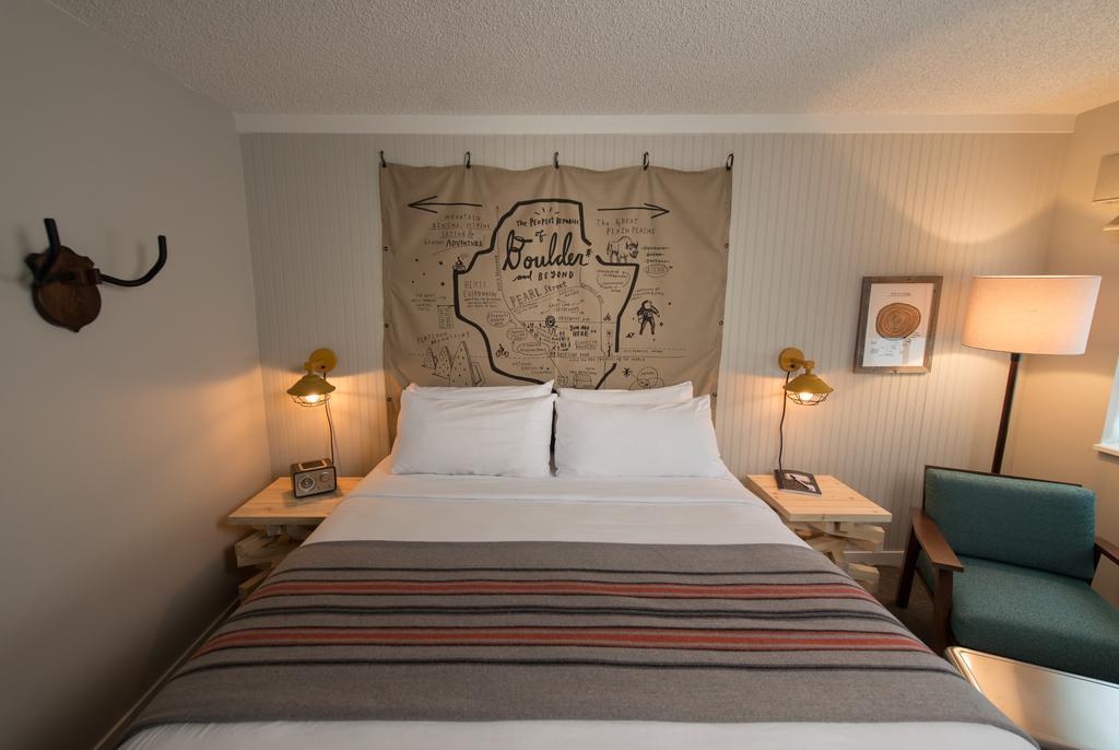 Deluxe King Room - Non-Smoking