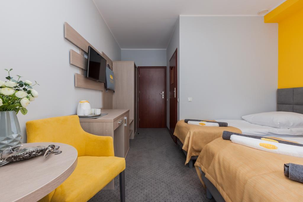 Dreibettzimmer mit Balkon oder Terrasse