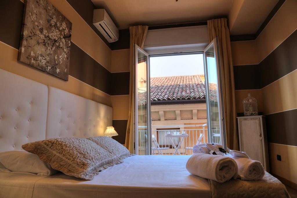 Double Room Private External Bathroom