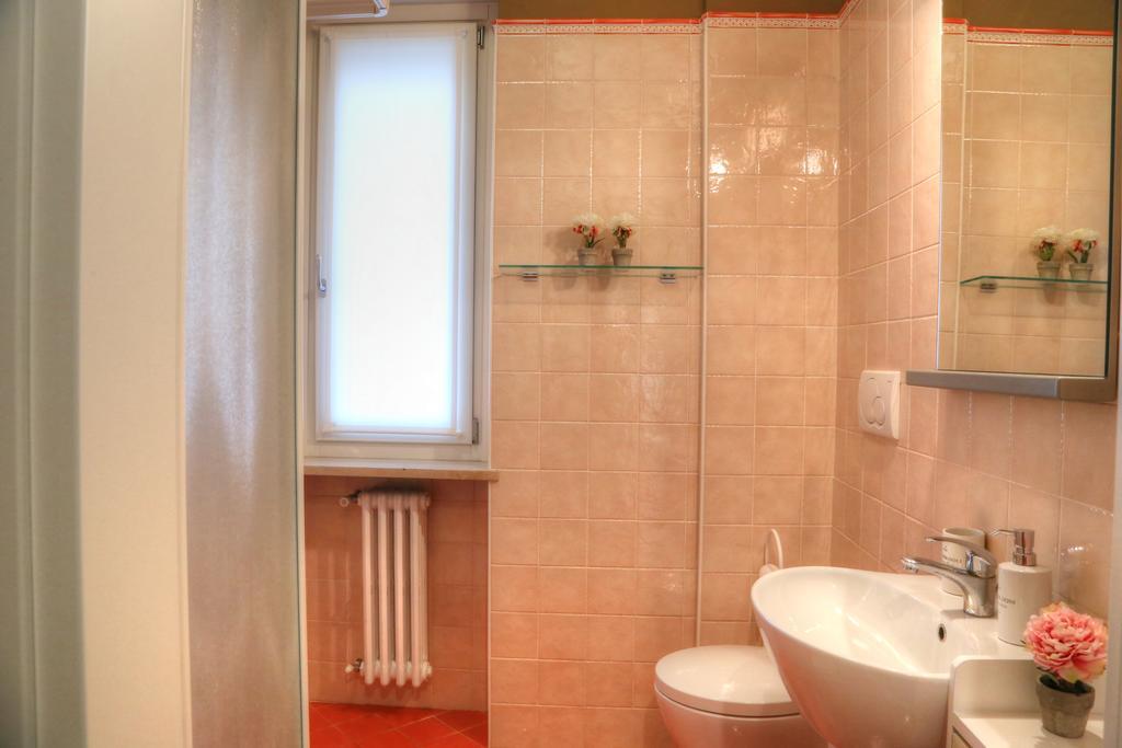 Suite Private External Bathroom