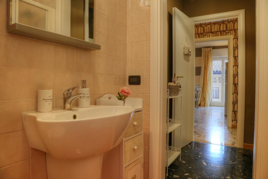 Suite Private External Bathroom