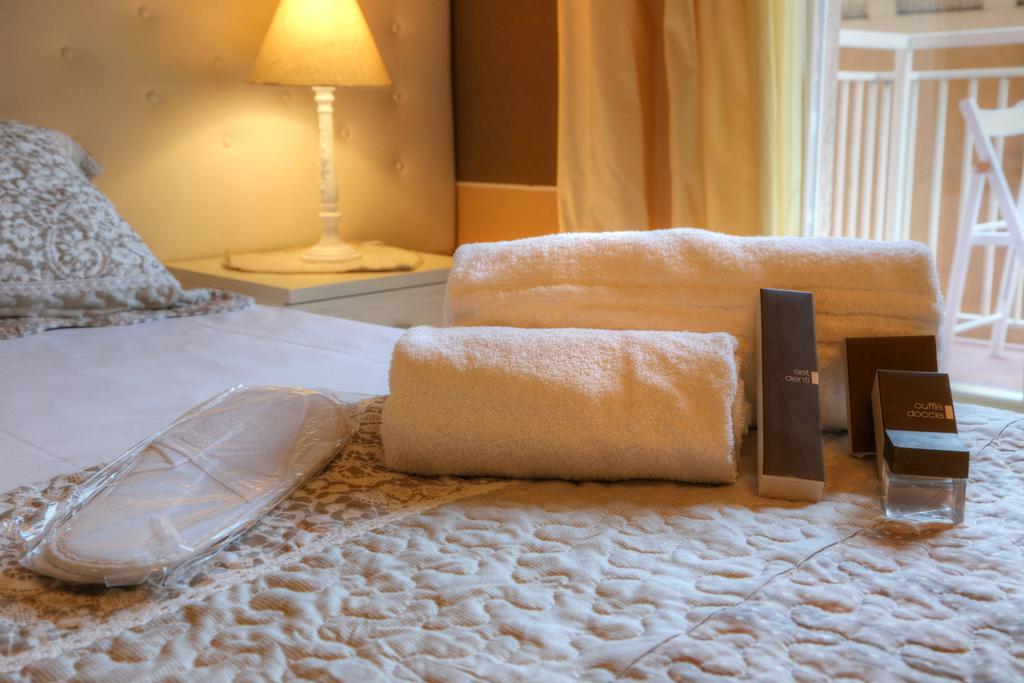 Double Room Private External Bathroom