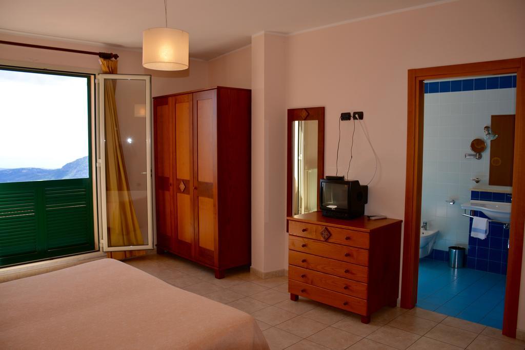 Triple Room,266132629:JPEG
