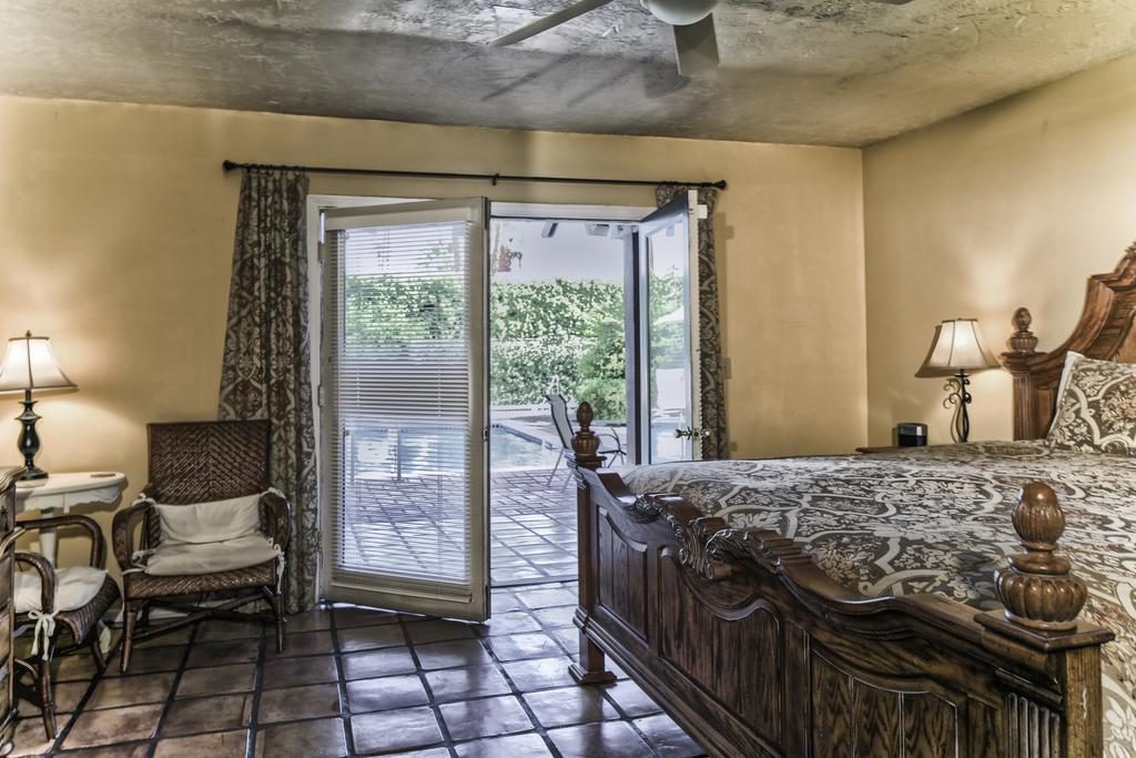 Standard King Room