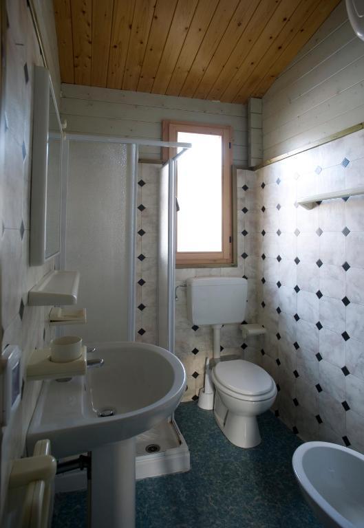 Two-Bedroom Bungalow,688438758:JPEG