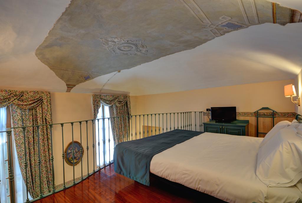 Junior Queen Suite,1706669737:JPEG