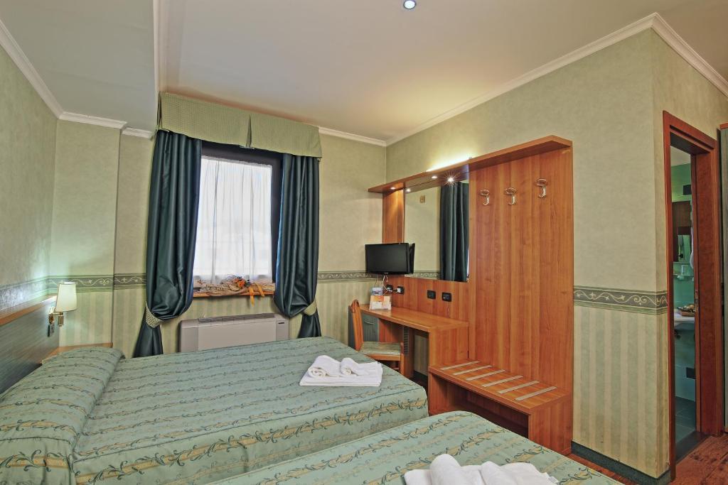 Classic Quadruple Room,1758284401:JPEG