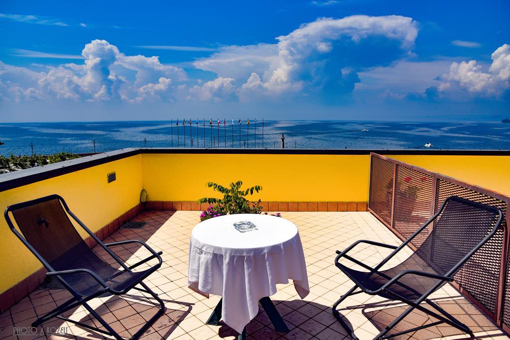Double Room Terrace Lake View