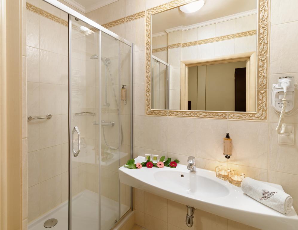 Double or Twin Room Extra Bed Sea View,1542760060:JPEG