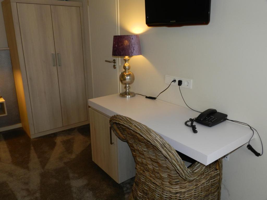 Single Room,1302563158:JPEG