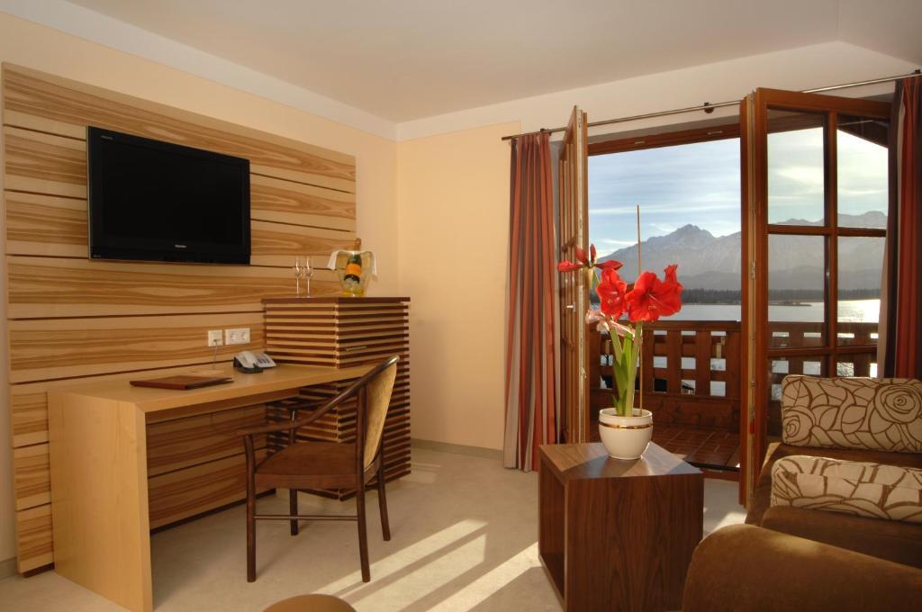 Loge Room