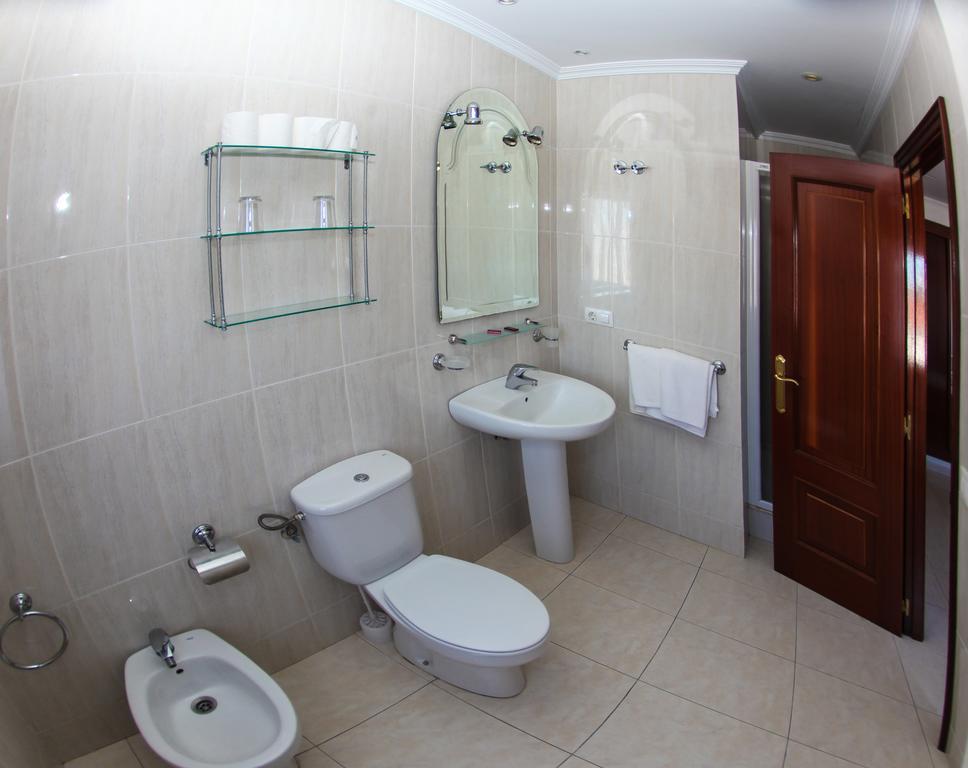 Twin Room with Private Bathroom,364481746:JPEG