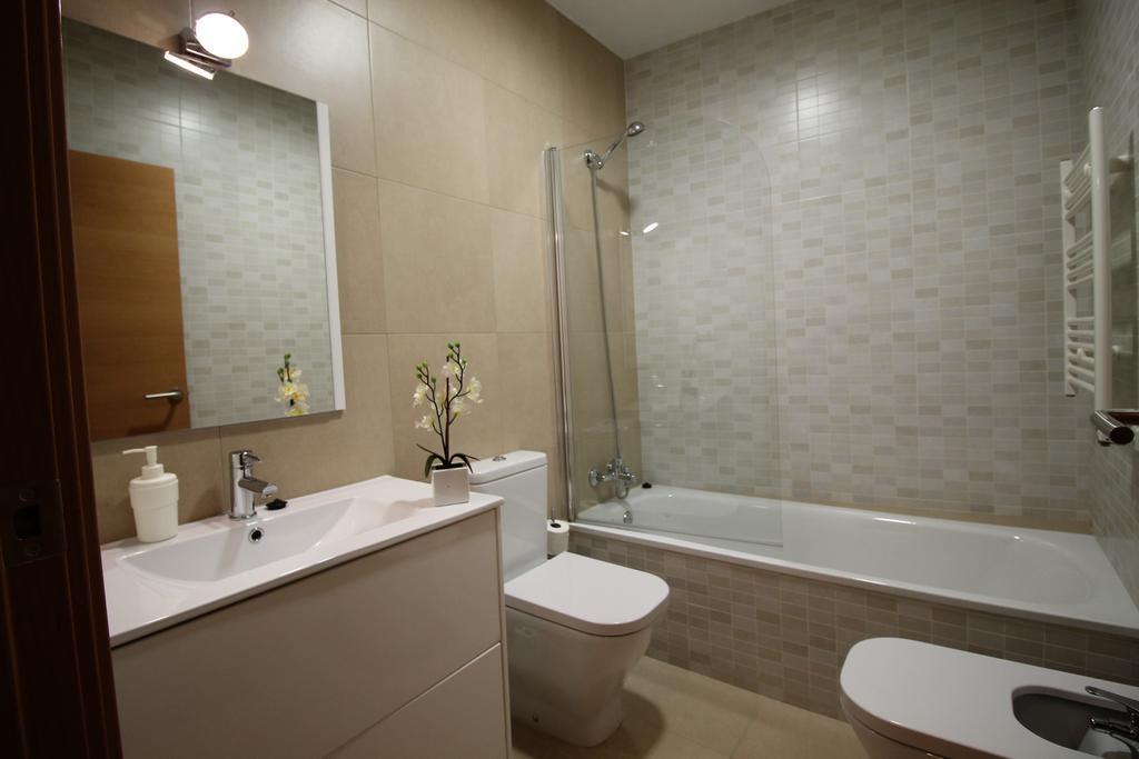 Double or Twin Room Private Bathroom
