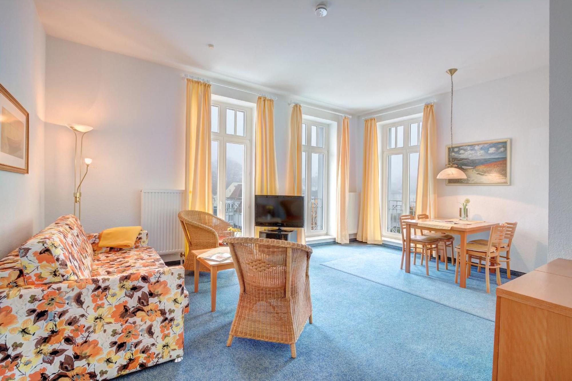 Two-Room Apartment Land Side
