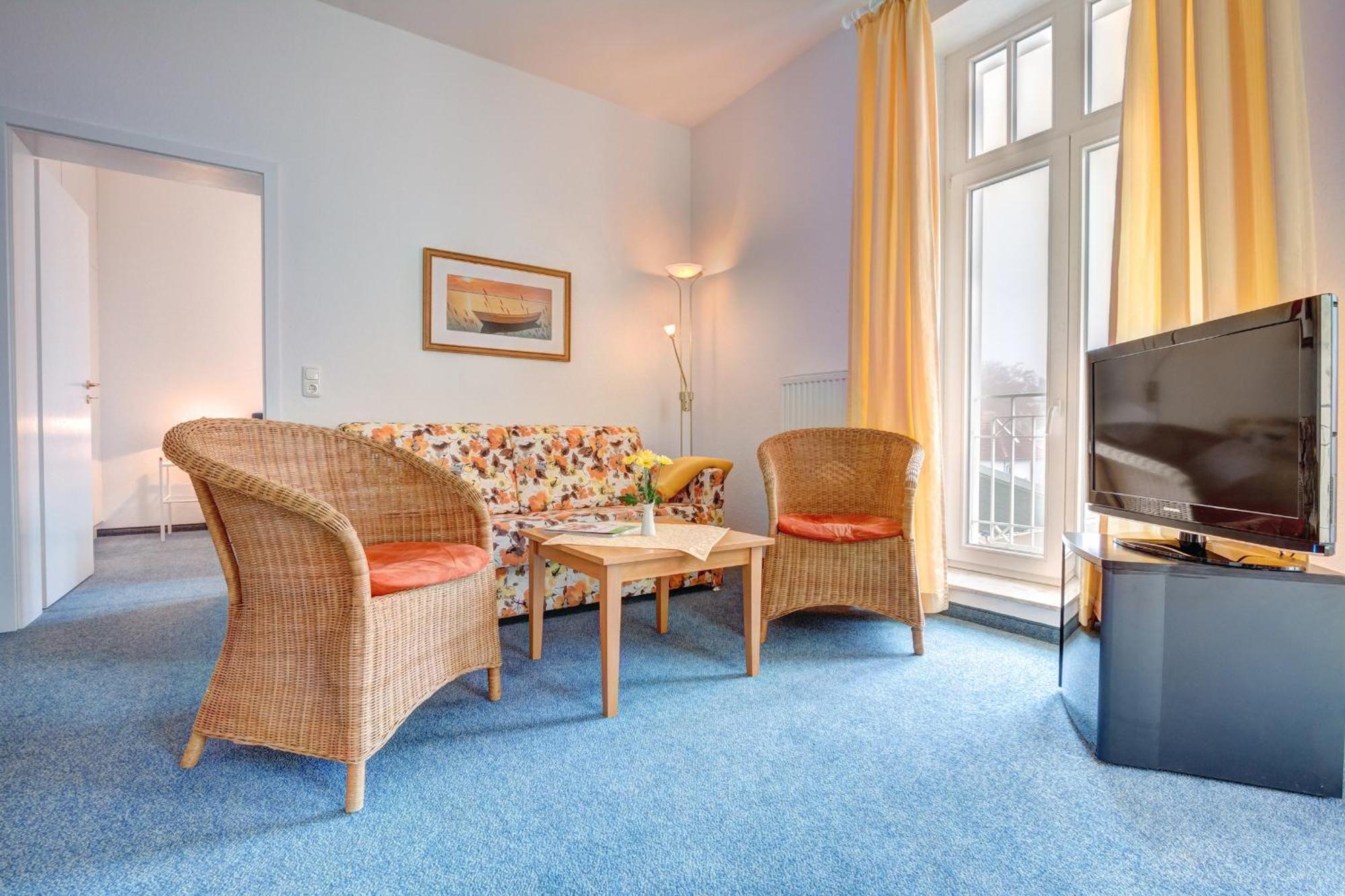 Two-Room Apartment Land Side