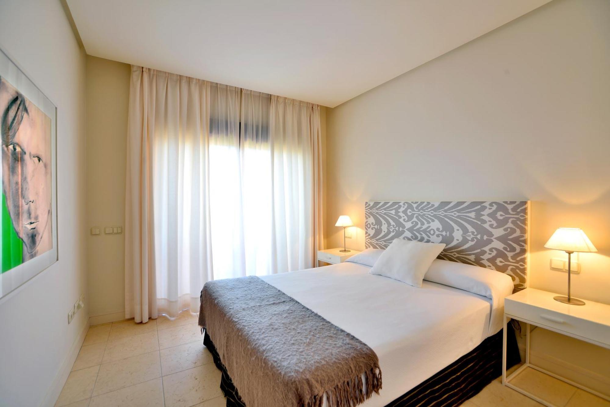 Luxury Three-Bedroom Apartment
