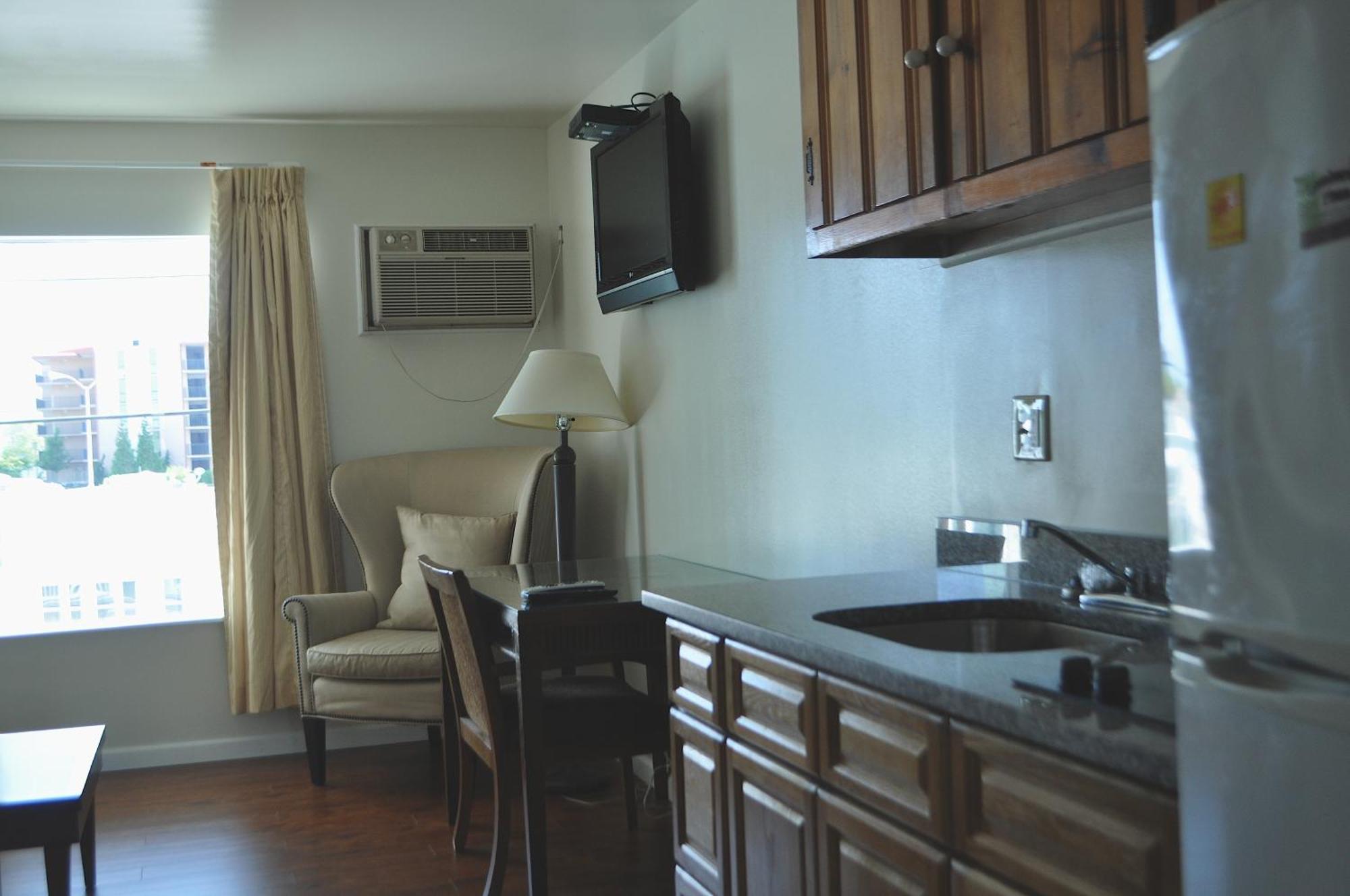 One-Bedroom Suite
