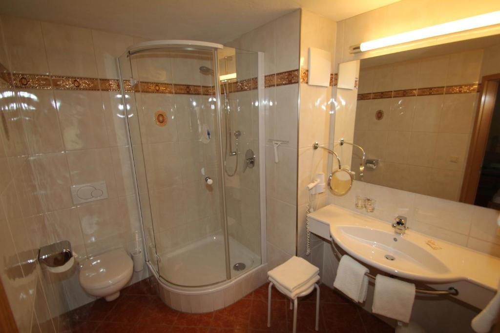 Triple Room,685202427:JPEG
