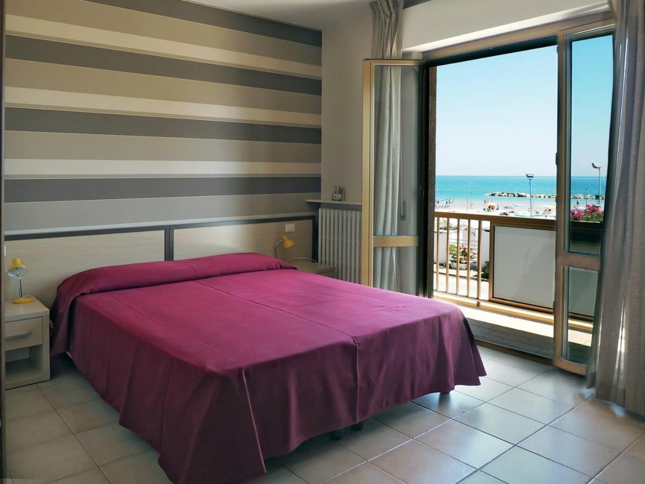 Double or Twin Room Terrace Sea View