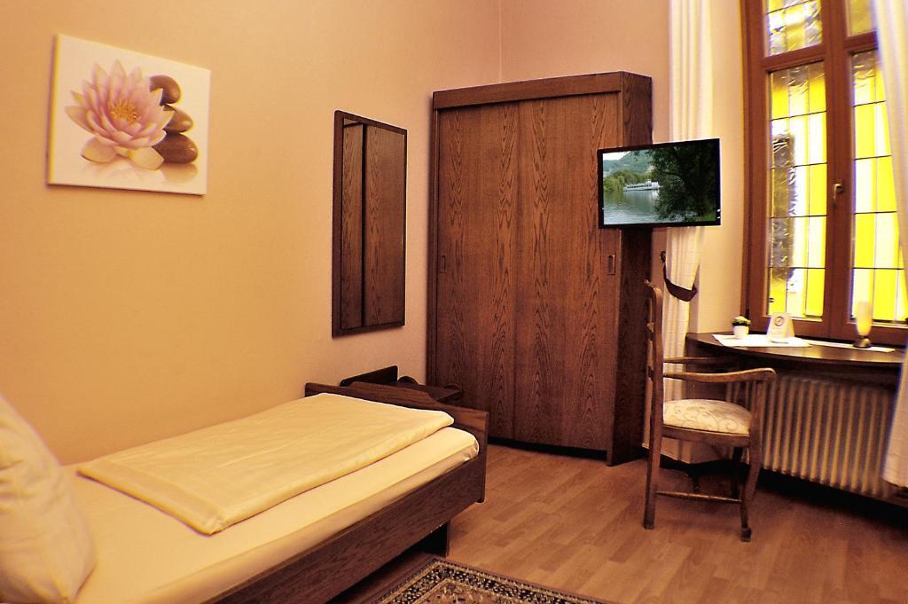 Single Room,28228340:JPEG