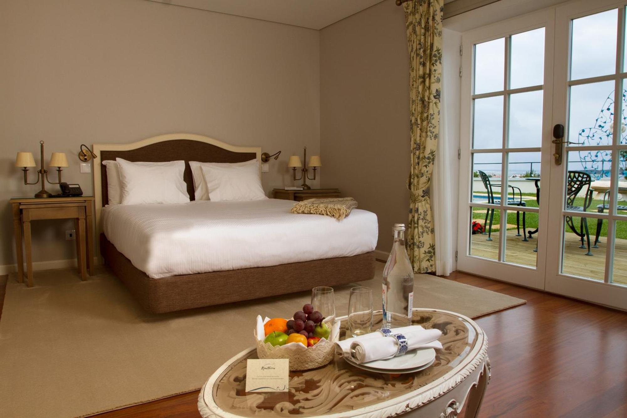 Suite with Pool View,111883758:JPEG