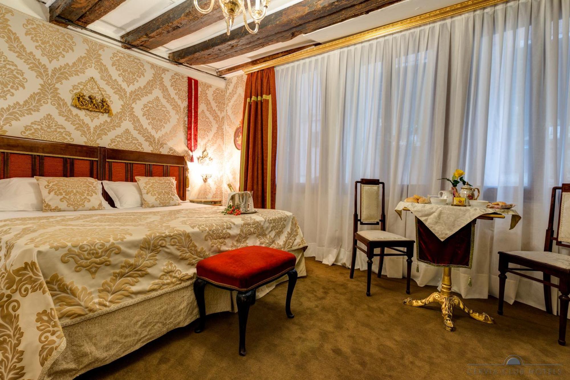 Deluxe King Room,772338376:JPEG