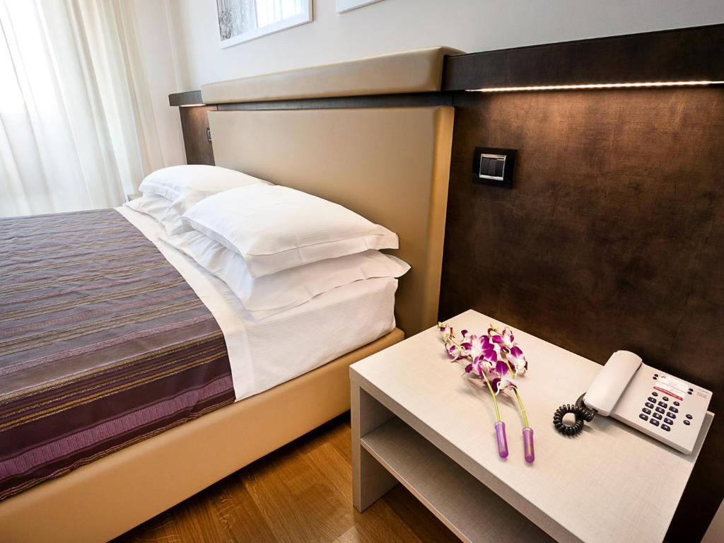 Standard Double Room,174579609:JPEG