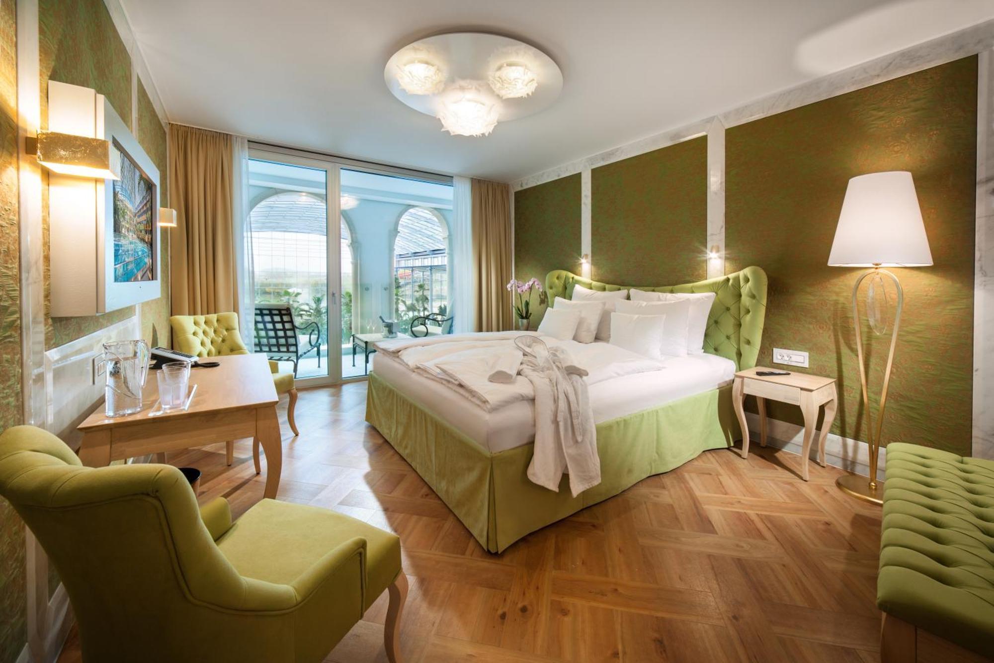 Superior Double Room,555429120:JPEG