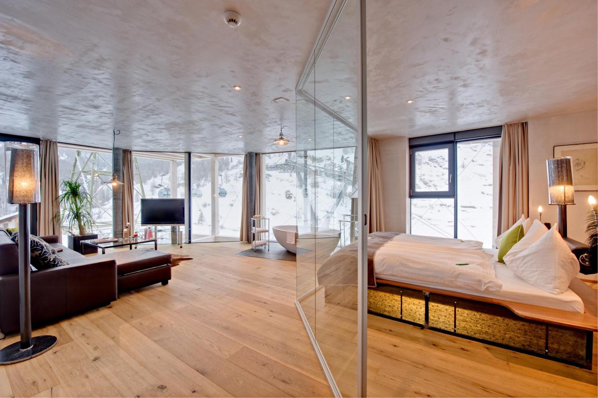 Suite 50