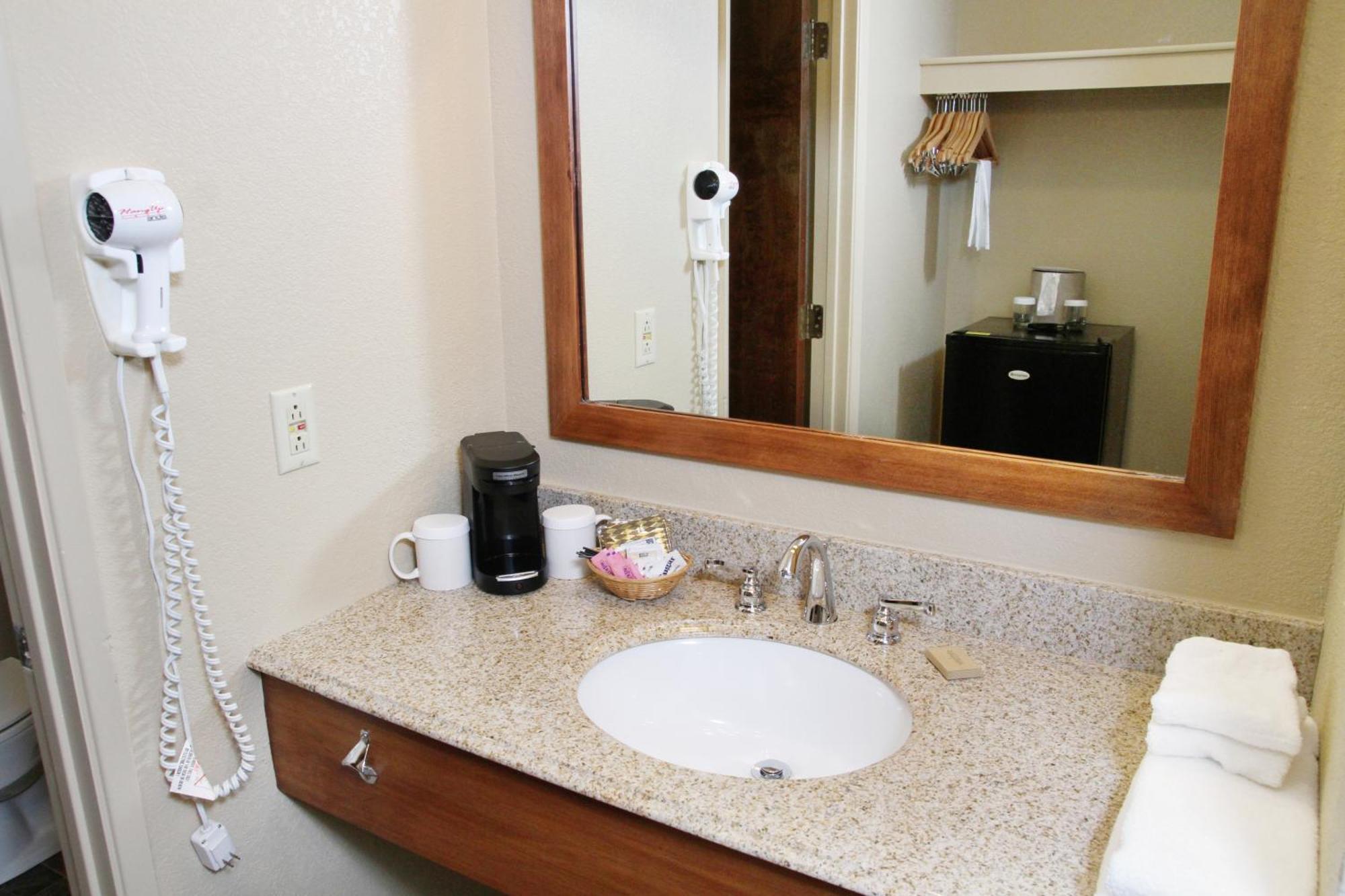 Standard King Room River View
