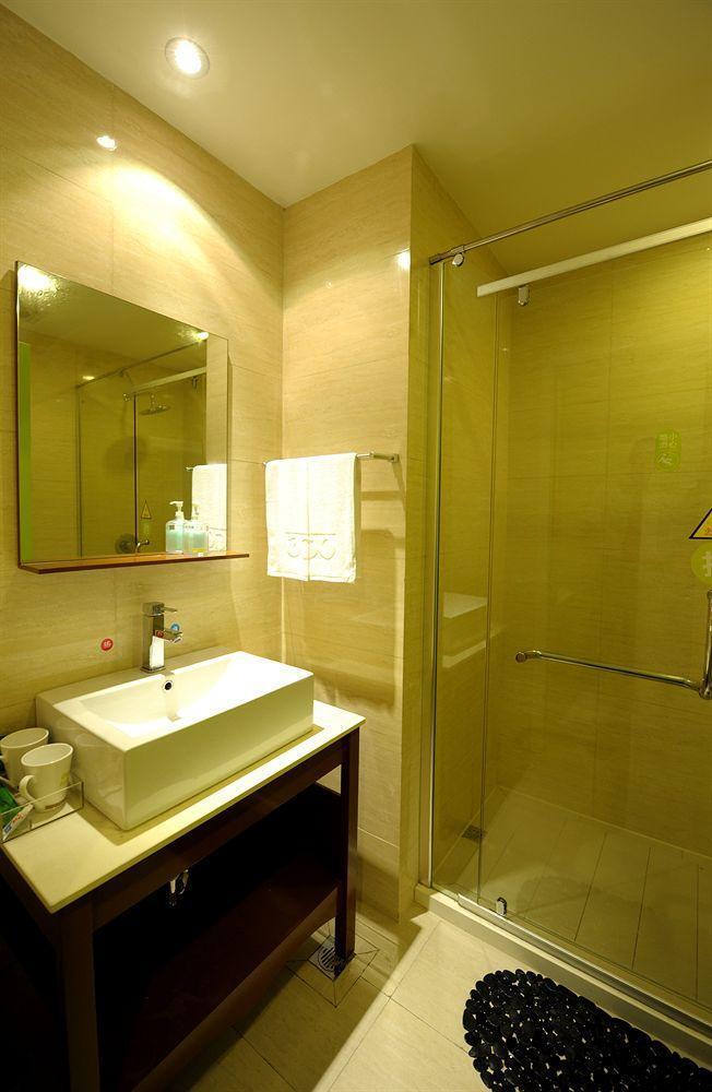 Twin Room Mobility Access