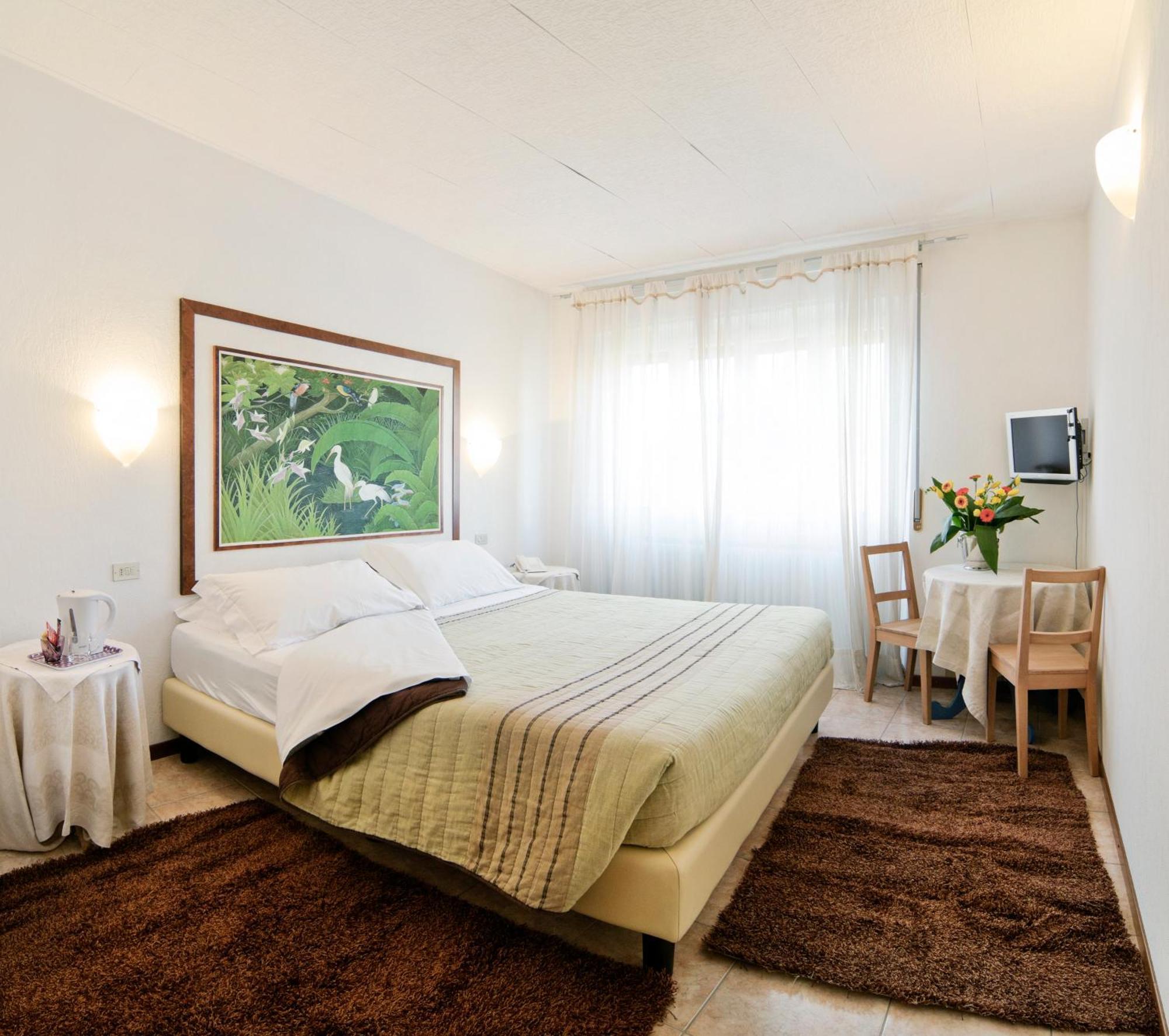 Double Room,839859230:JPEG