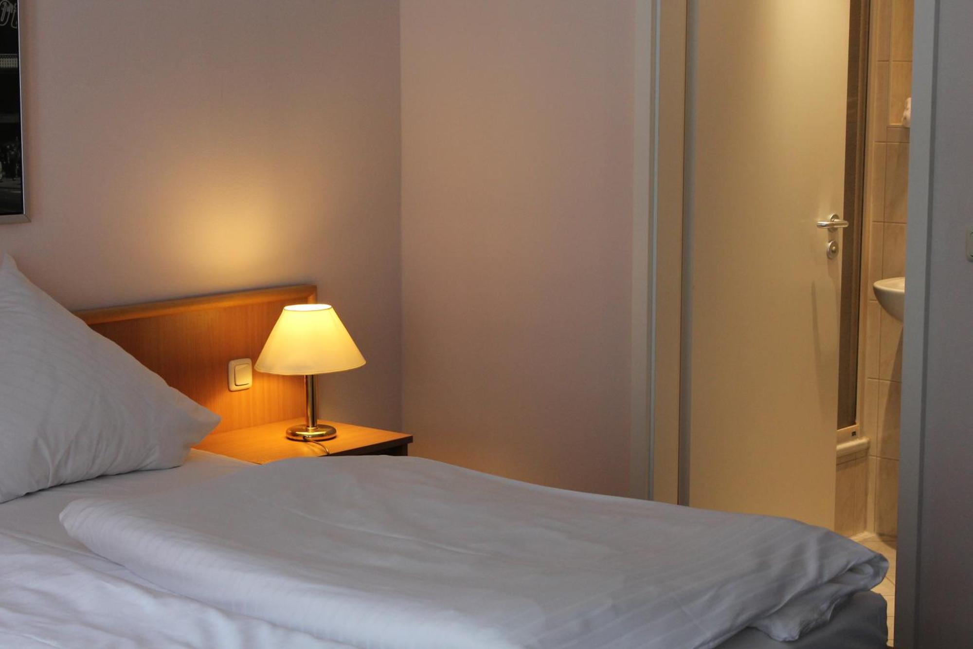 Double Room,40139647:JPEG