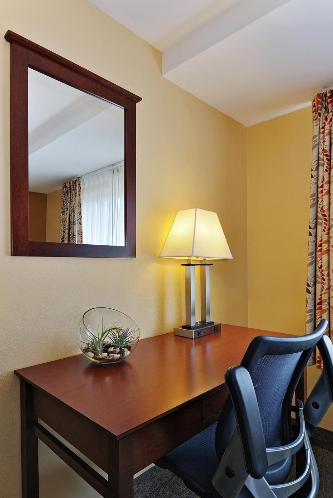 Classic Queen Room