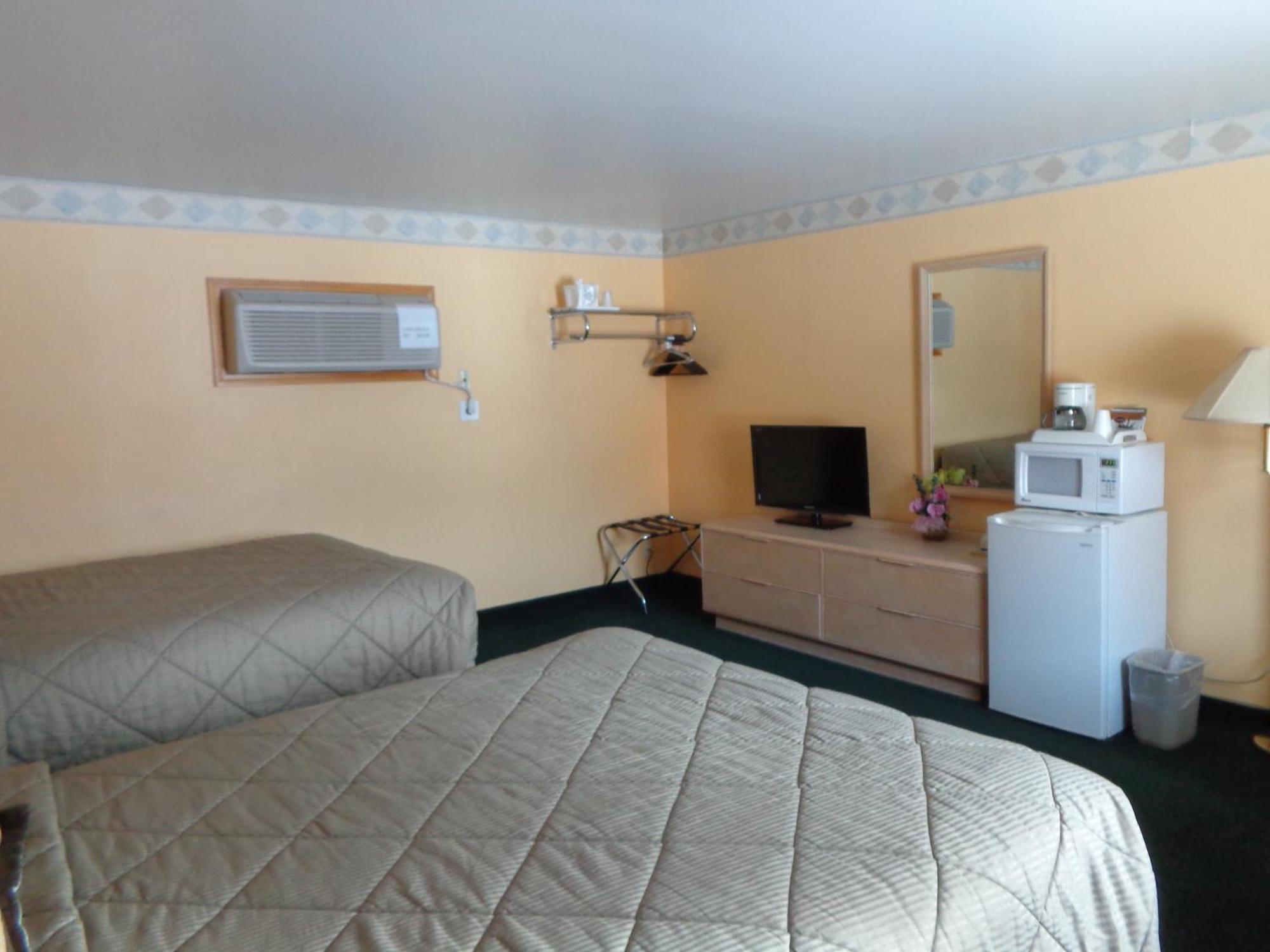 Queen Room Two Queen Beds