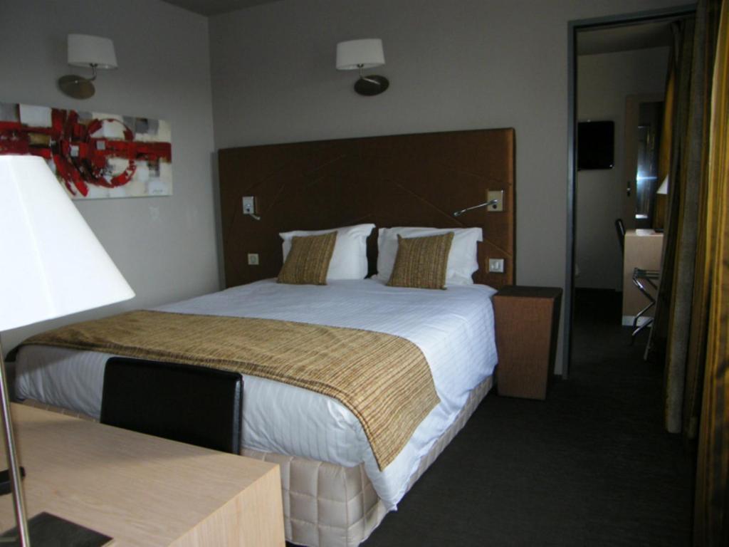 Family Room,30382367:JPEG