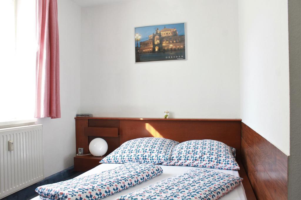 Double Room,329167756:JPEG
