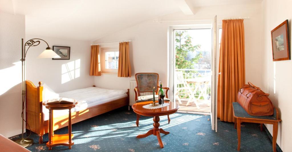 Single Room Balcony,30463541:JPEG