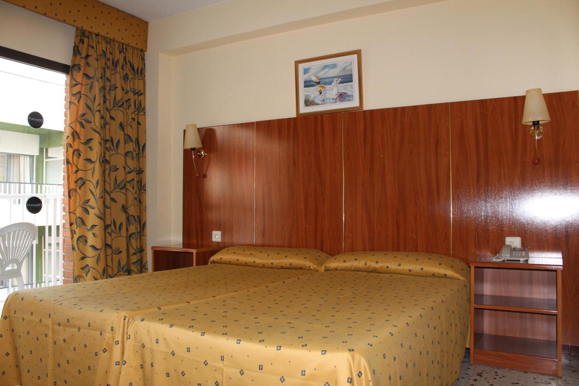 Twin Room,945074497:JPEG