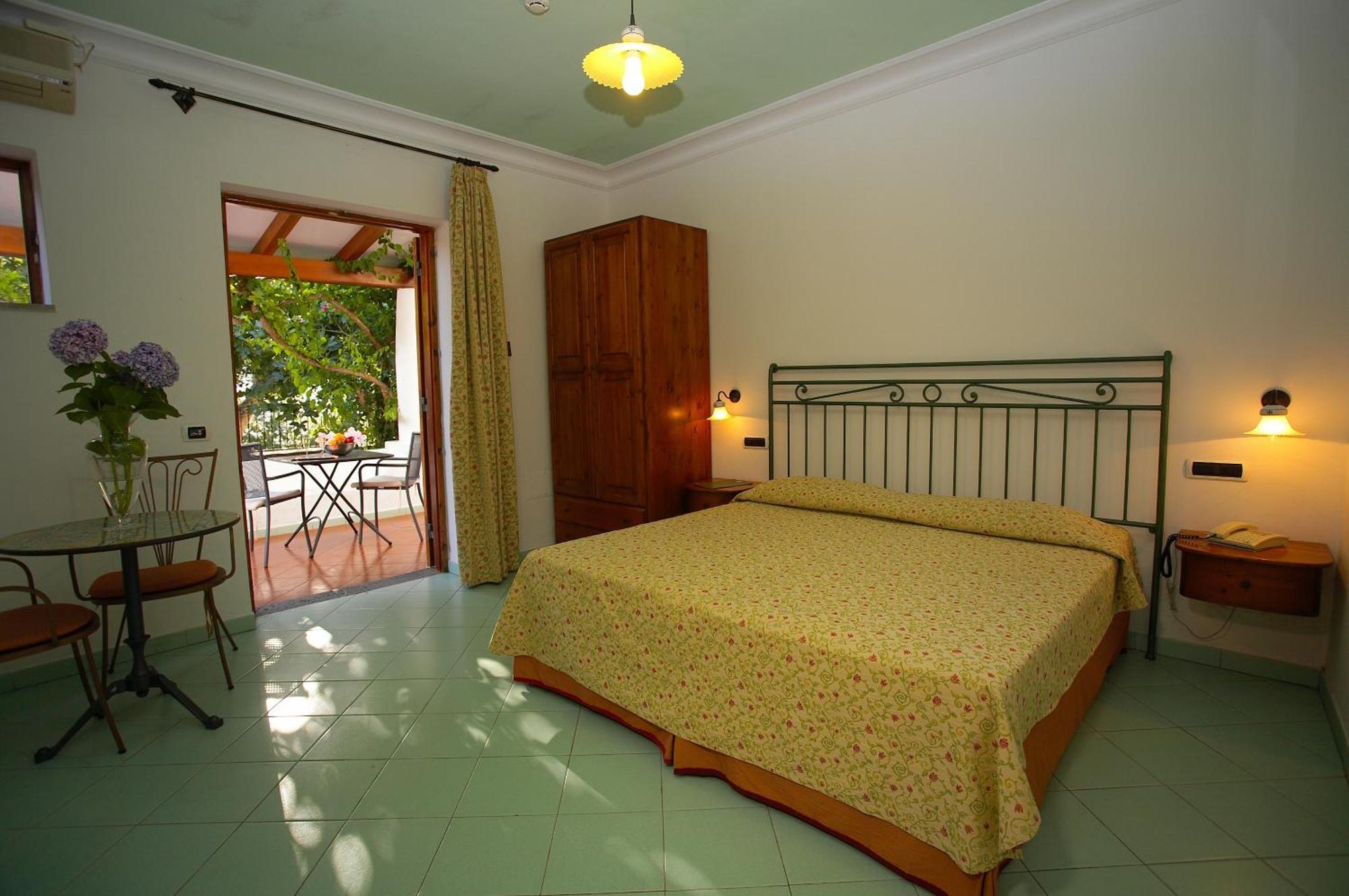 Triple Room,708922405:JPEG