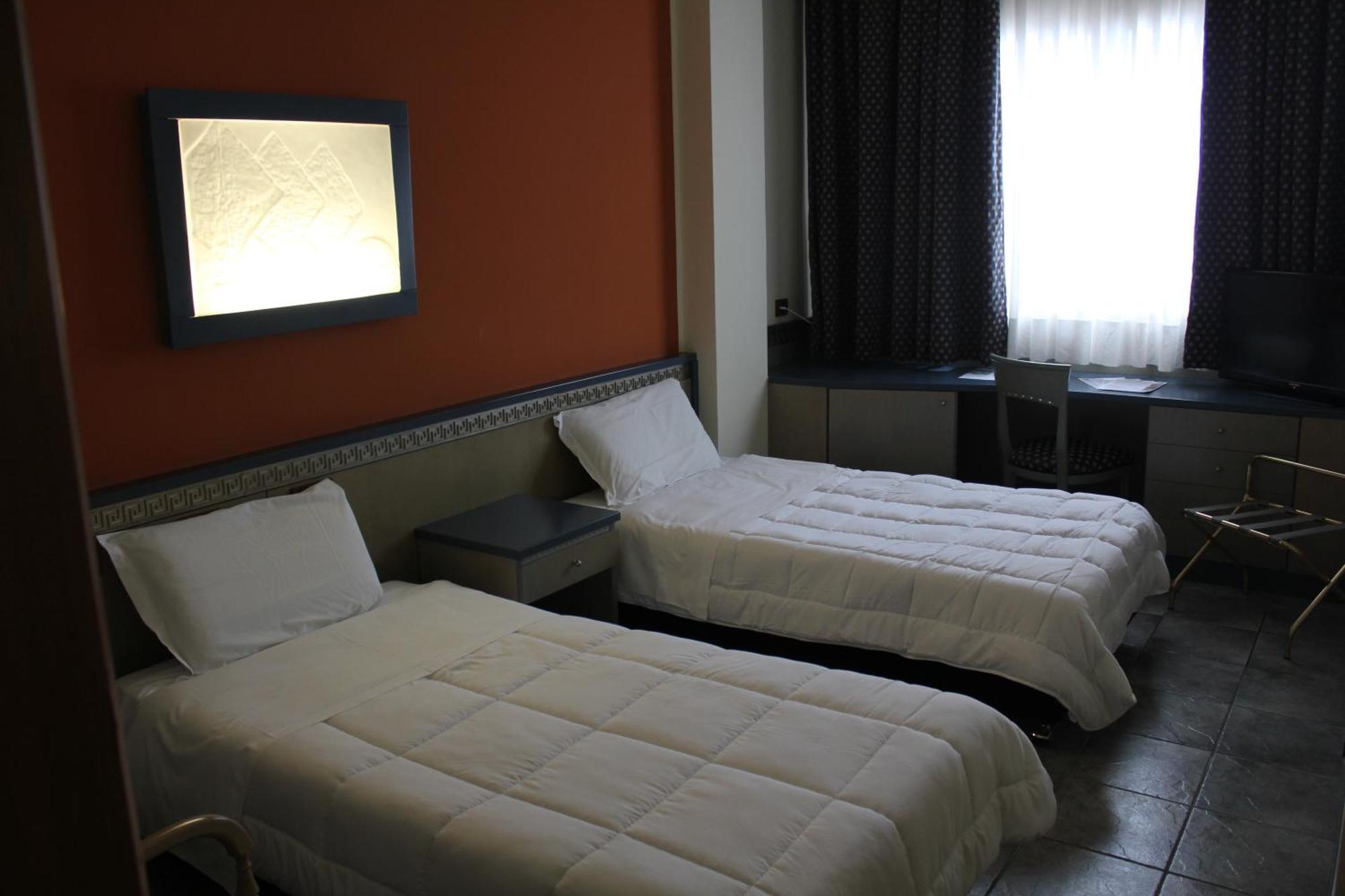 Standard Twin Room,1274801926:JPEG