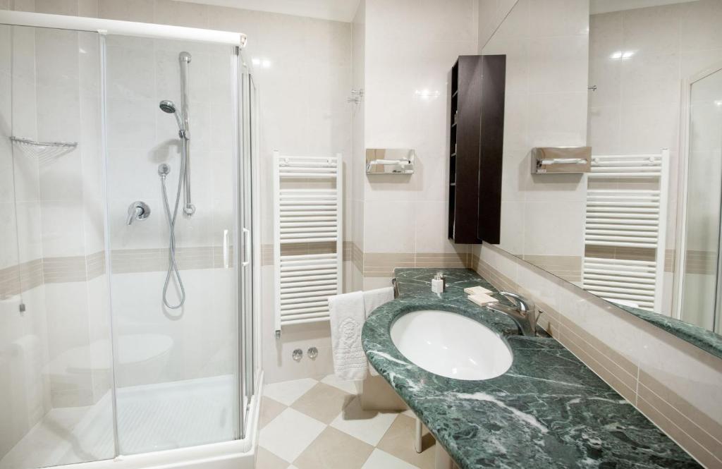 Classic Double or Twin Room,103545485:JPEG