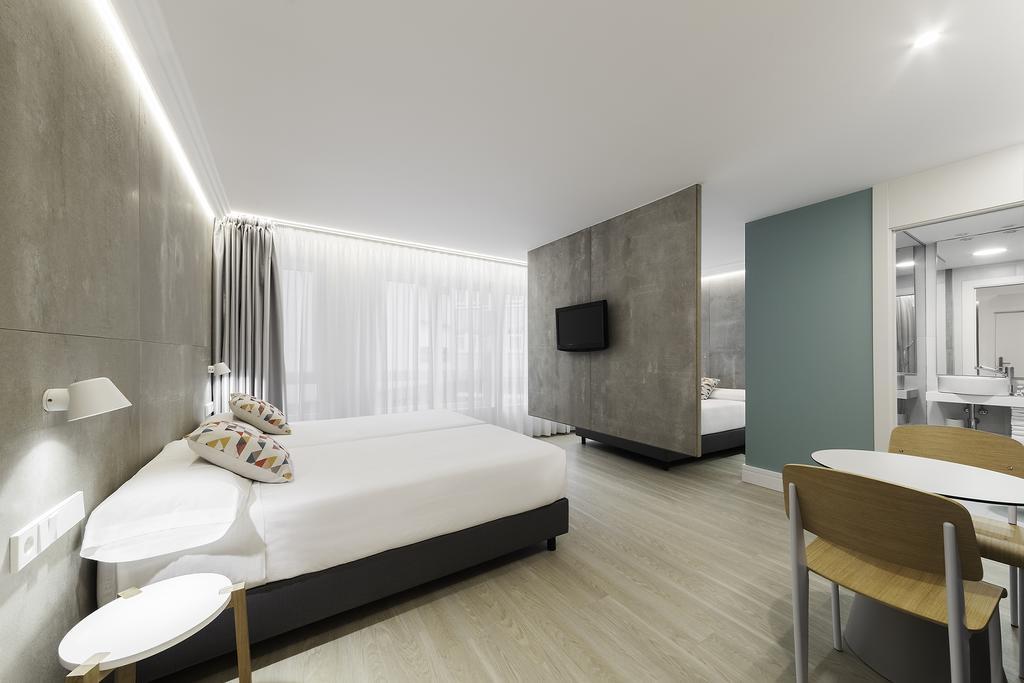 Family Room,371059492:JPEG