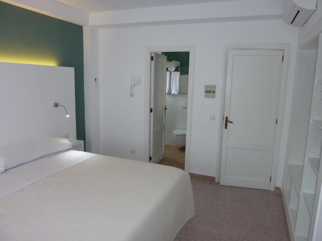 Double or Twin Room Balcony