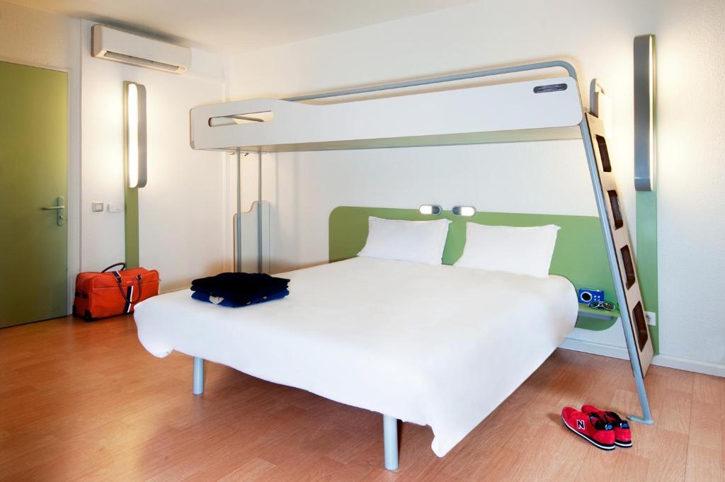 Triple Room One Double One Bunk Bed,31672574:JPEG
