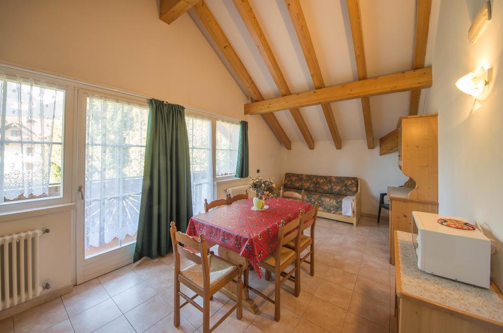 One-Bedroom Apartment,1074599401:JPEG