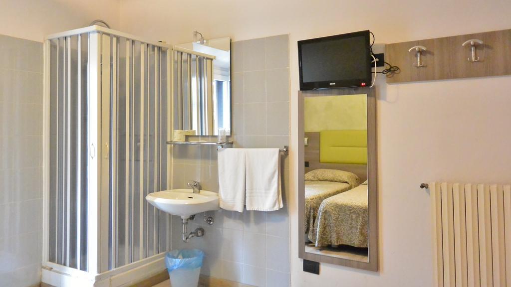 Twin Room Shared Toilet,319564021:JPEG