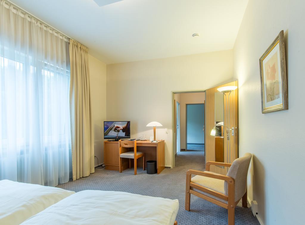 Double Room,926728609:JPEG
