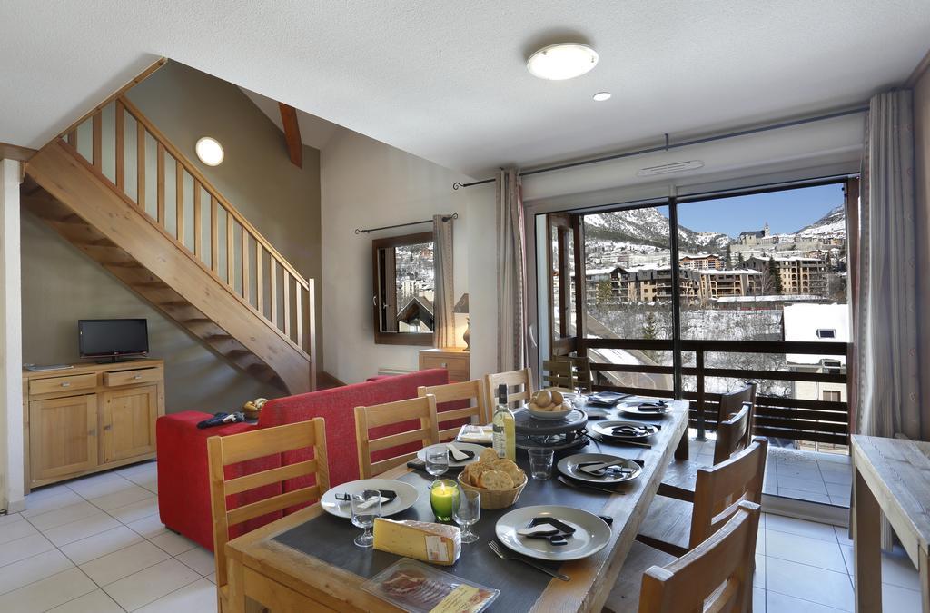 Four-Bedroom Apartment,322878271:JPEG