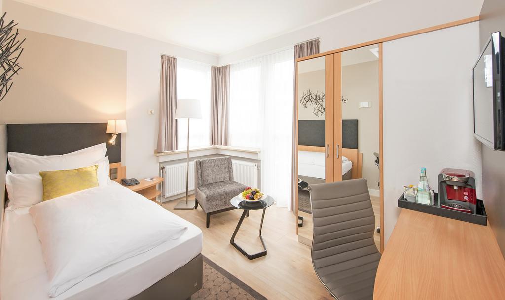 Single Room,322907818:JPEG